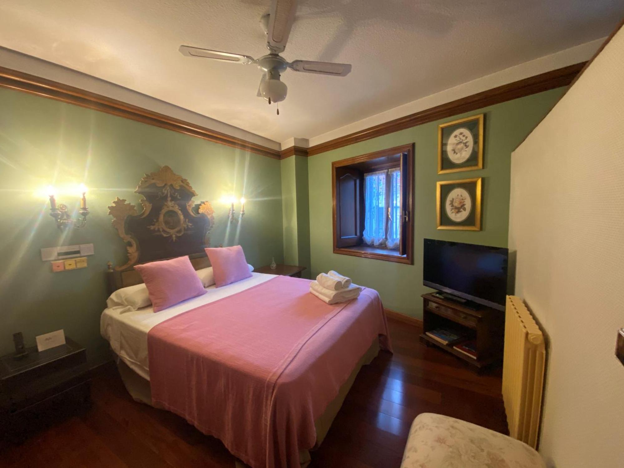Burgo Apartamentos Maria Luisa מראה חיצוני תמונה
